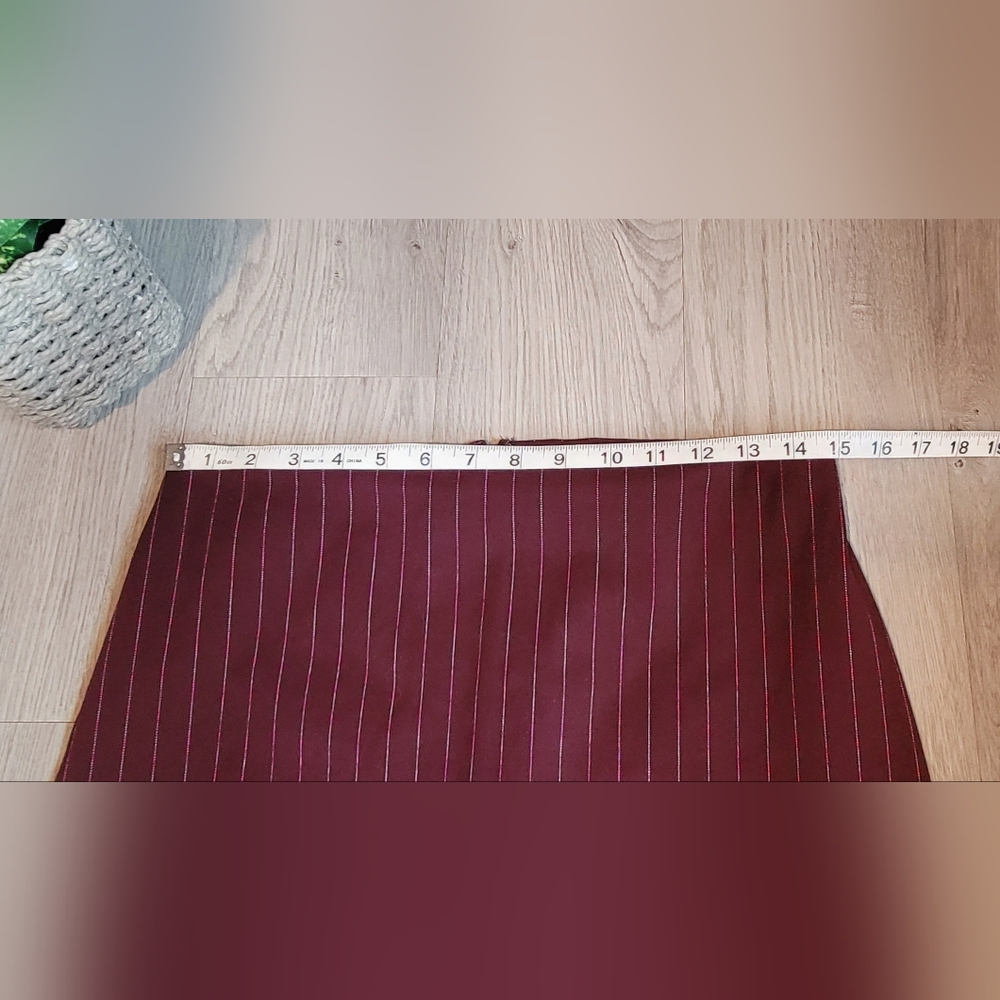 Express Burgundy Pinstripe Skirt, Women's Size 8 - Picture 3 of 11